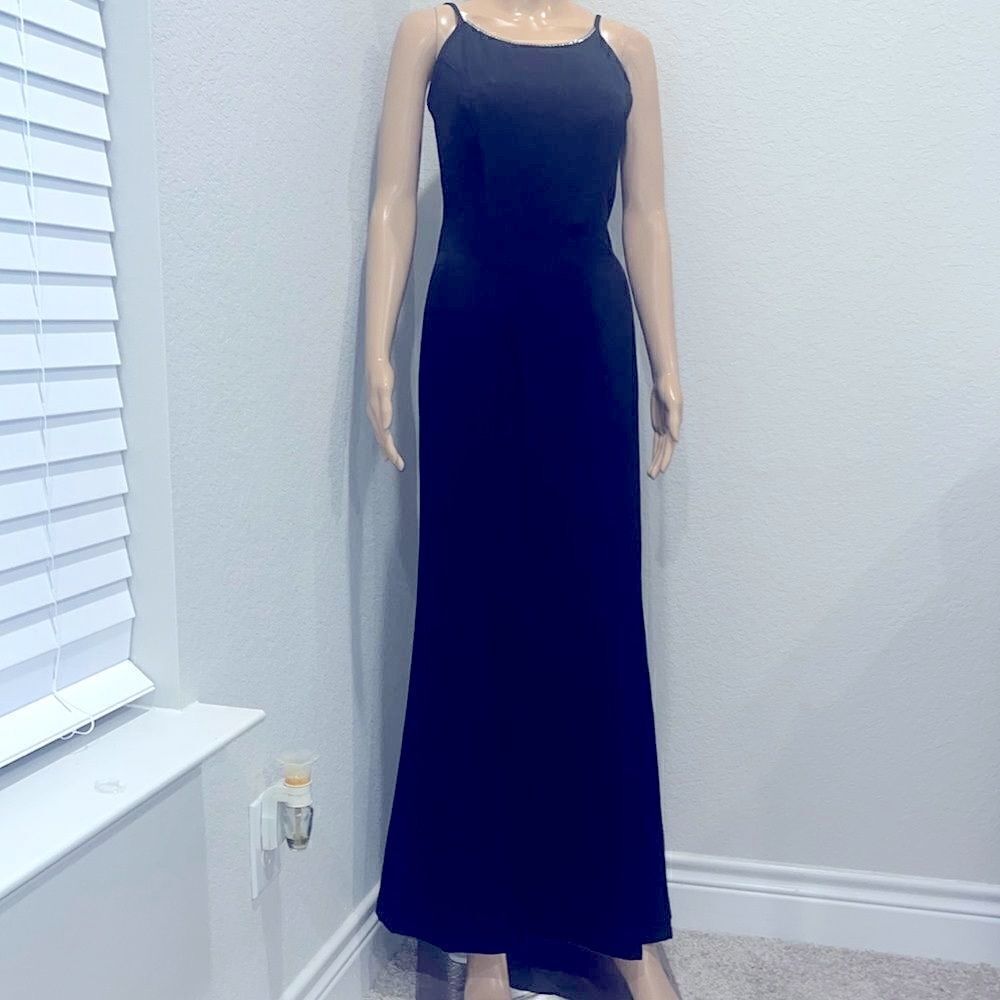 Vintage Jessica McClintock Gunne Sax black gown fully lined.